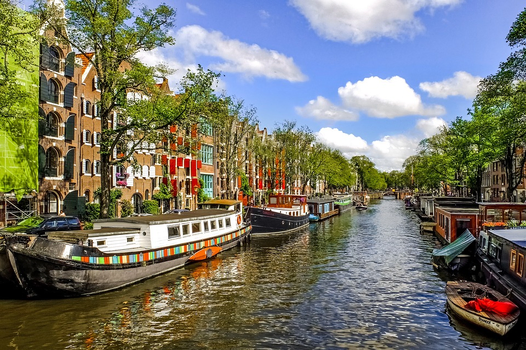 Viajar a Ámsterdam en marzo barato